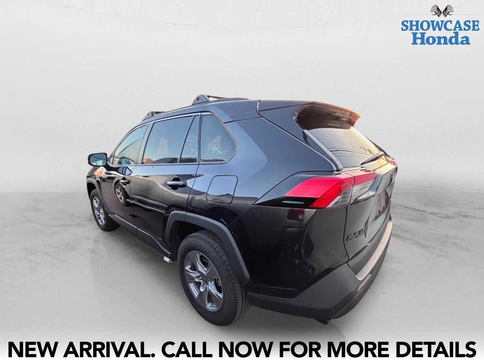 Used 2025 Toyota RAV4 XLE w/ Convenience Package AWD/4WD image 5