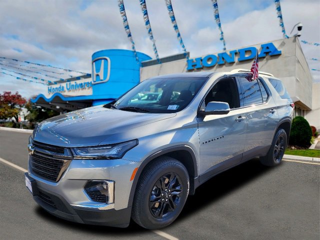 Used 2023 Chevrolet Traverse LT w/ Midnight/Sport Edition