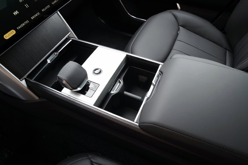New 2026 Land Rover Range Rover SE AWD/4WD image 31