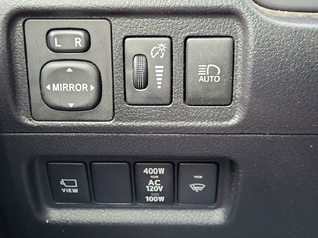 Used 2022 Toyota 4Runner Limited AWD/4WD image 32