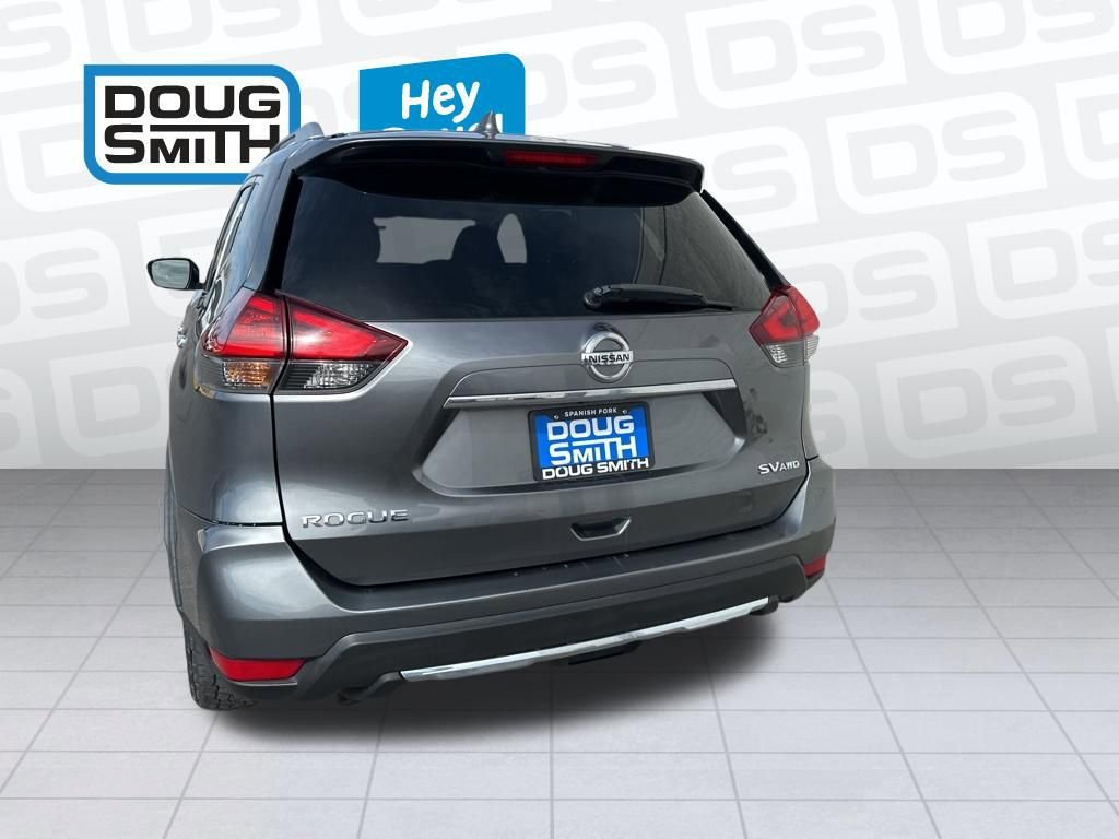 Used 2018 Nissan Rogue SV image 5