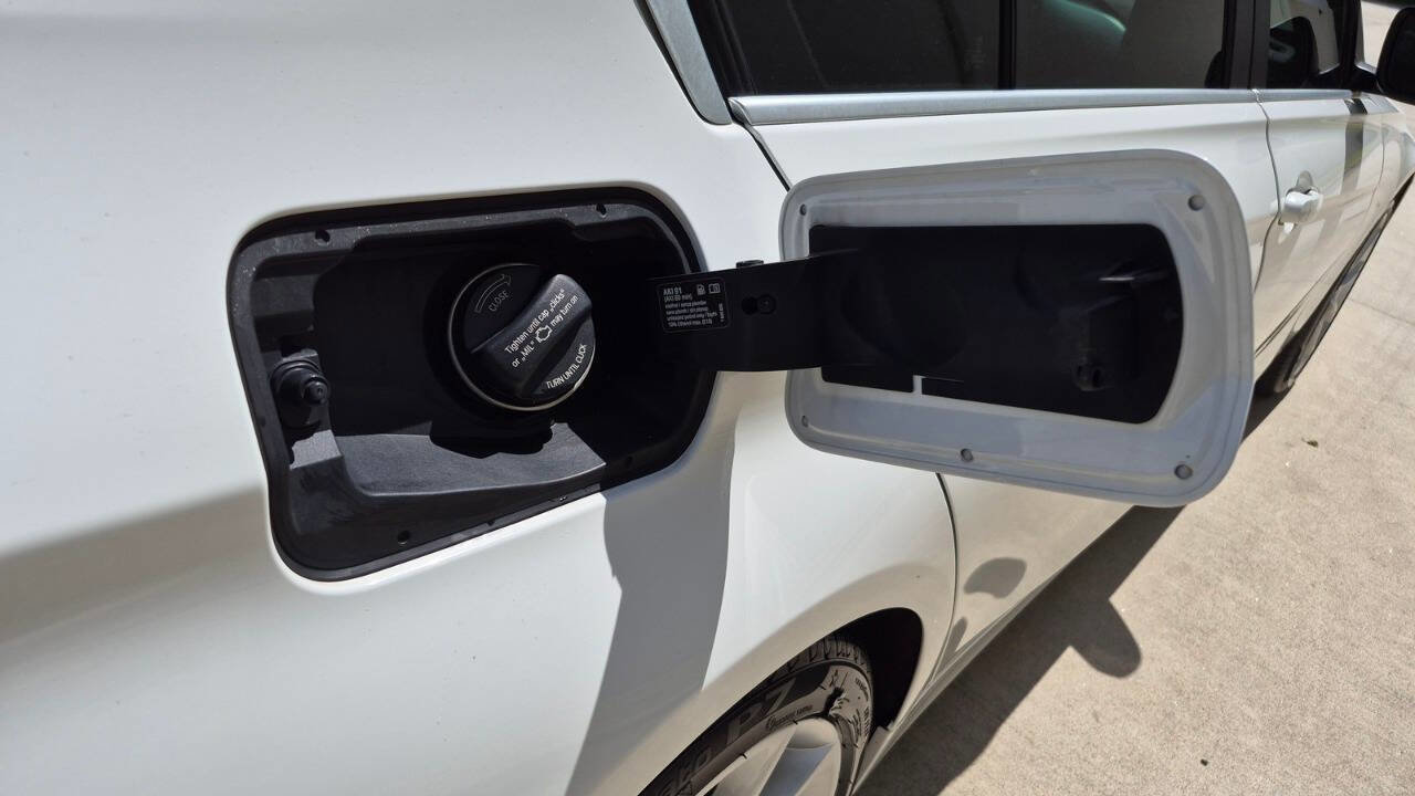 Used 2015 BMW 320i Sedan RWD image 24