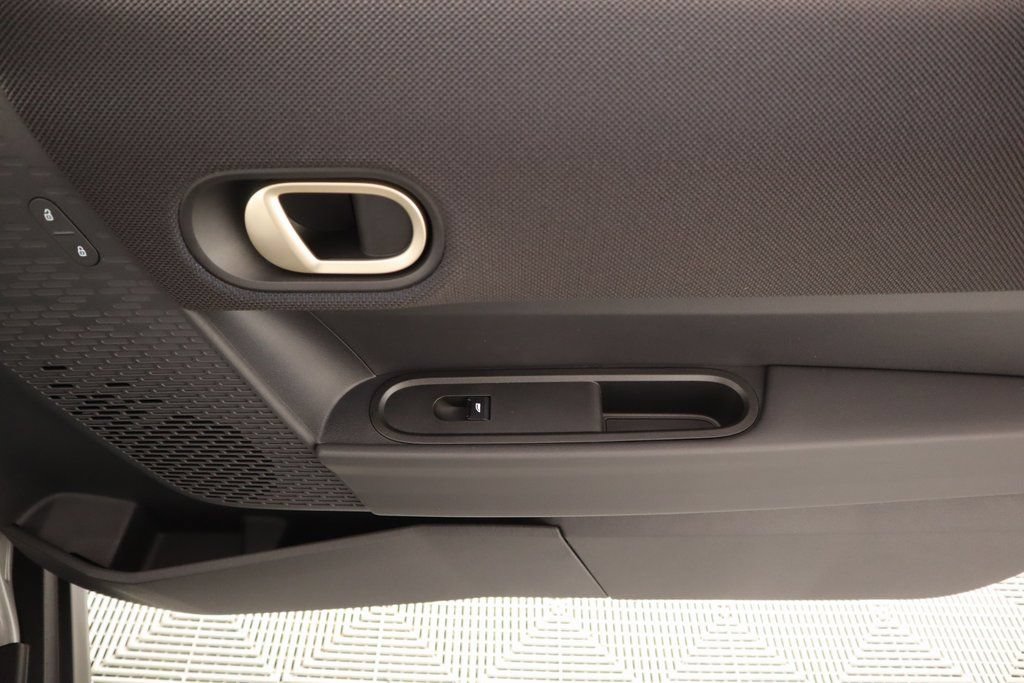 New 2025 MINI Cooper 2-Door Hardtop FWD image 17
