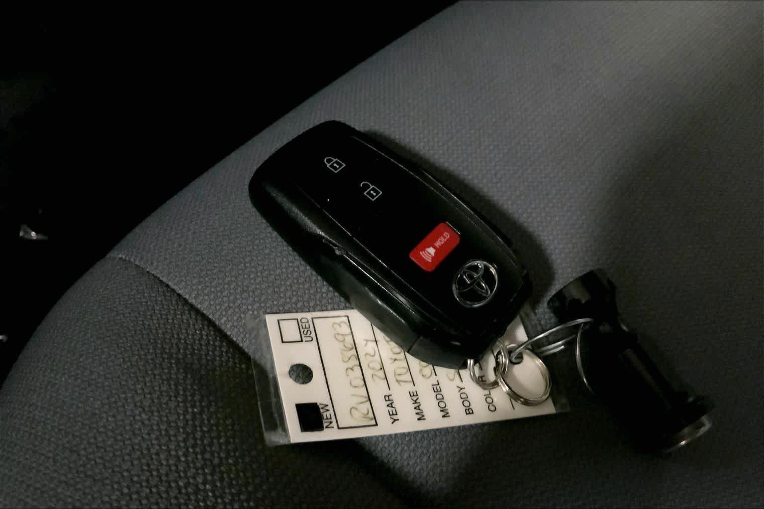 Used 2024 Toyota Corolla Cross AWD Hybrid image 15