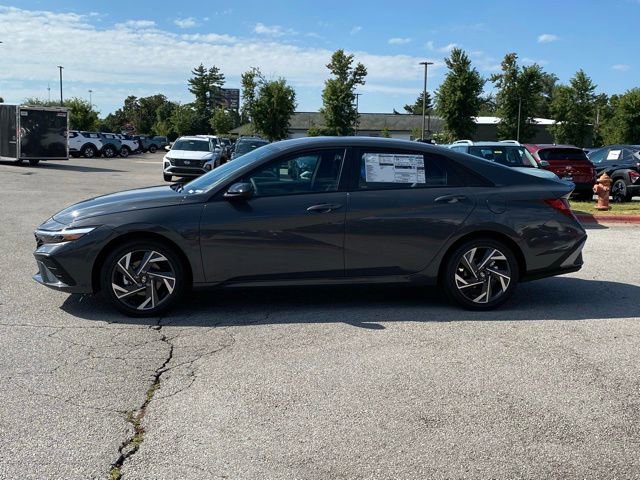 New 2025 Hyundai Elantra Hybrid FWD image 4