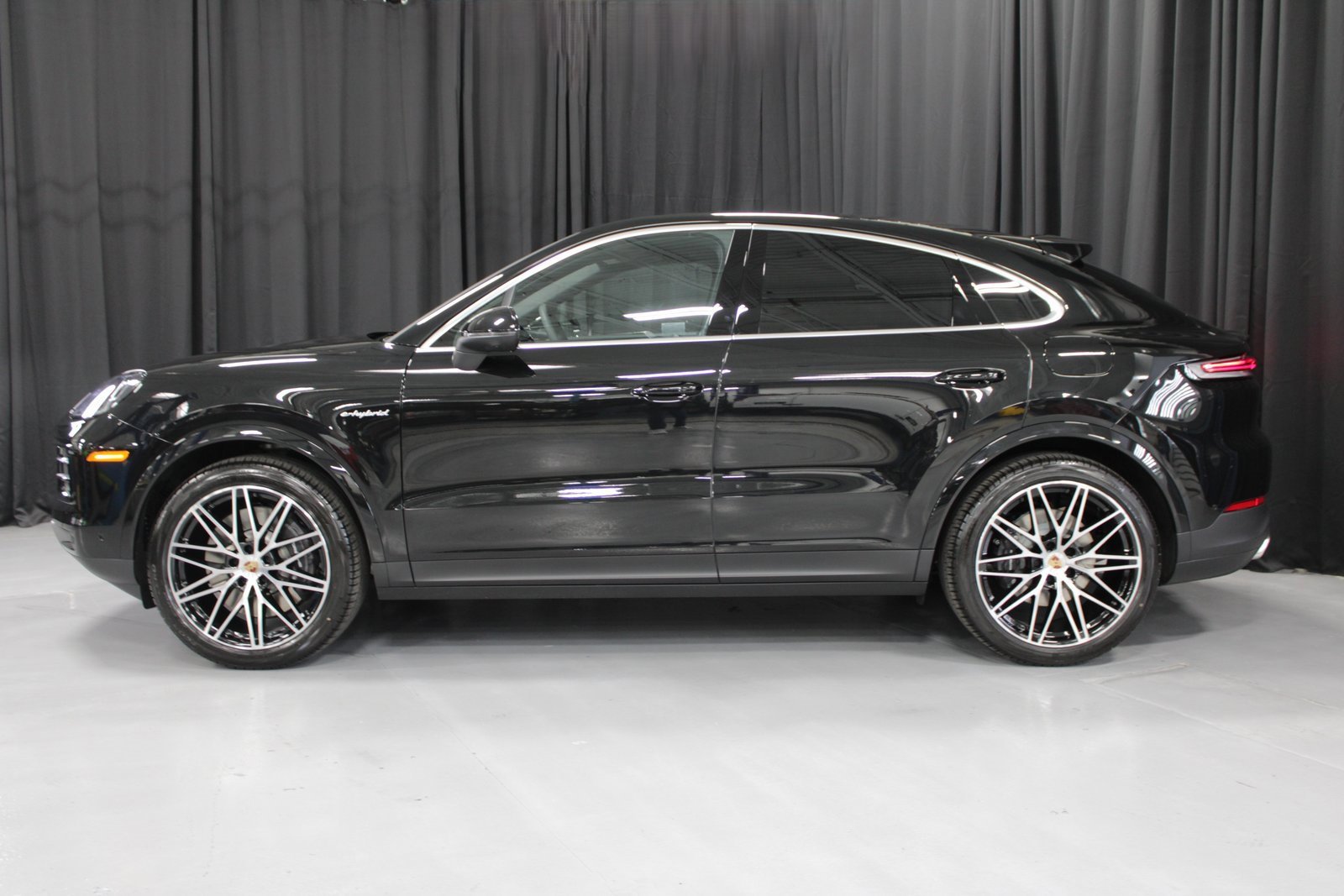 New 2026 Porsche Cayenne E-Hybrid Coupe image 2