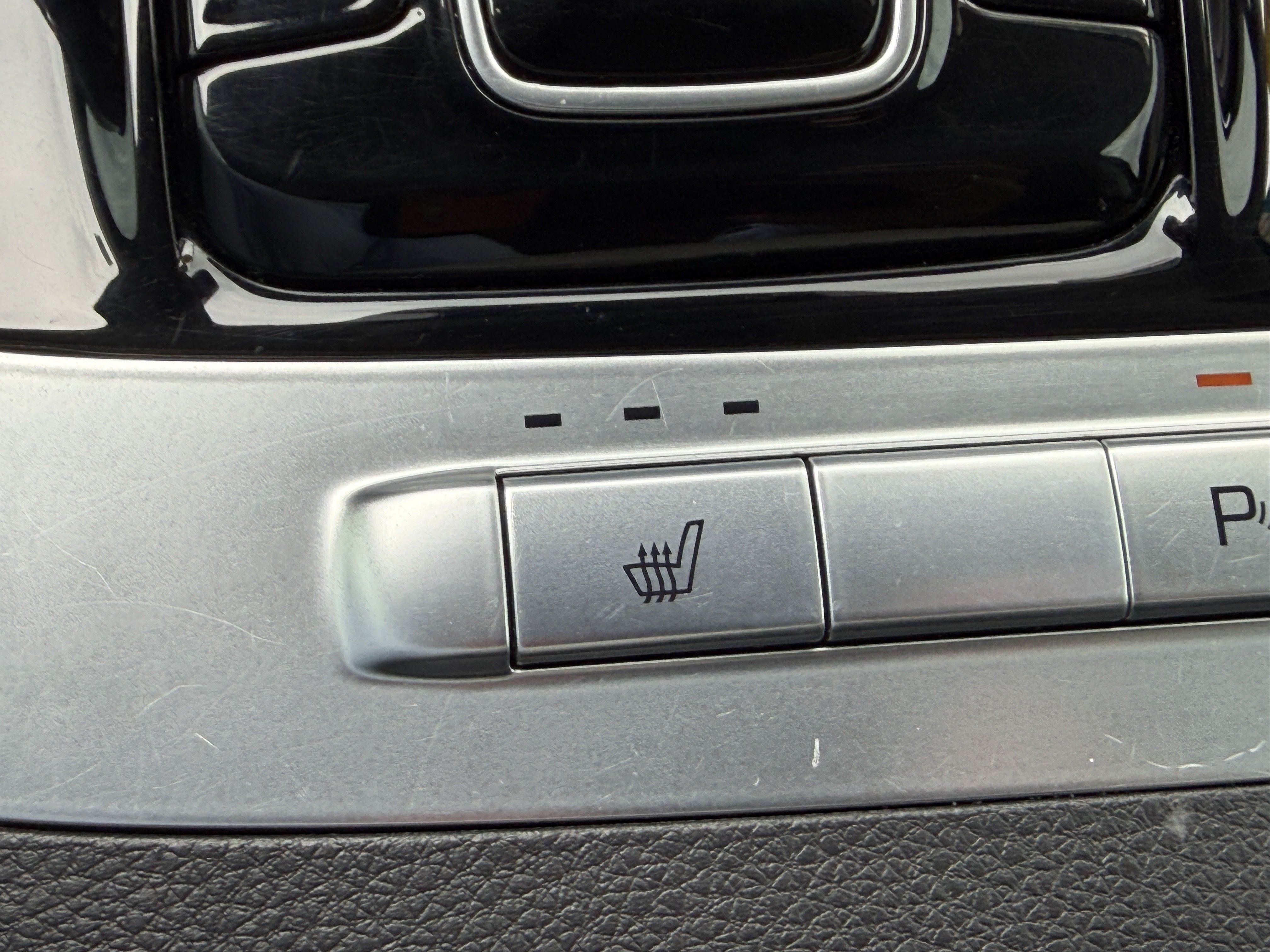 Certified 2024 Kia Carnival EX FWD image 24