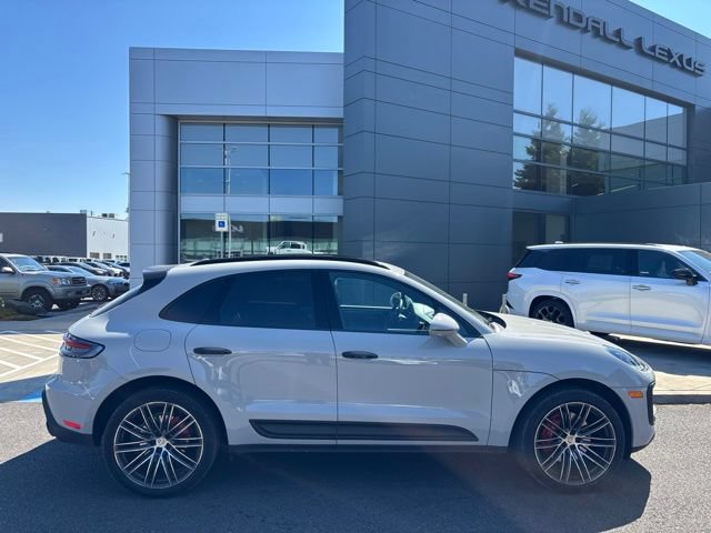 Used 2024 Porsche Macan S AWD/4WD image 2