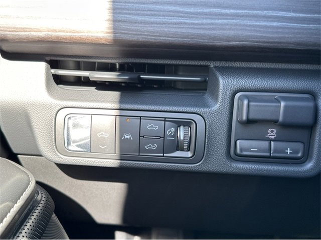 New 2025 GMC Sierra EV Denali image 21