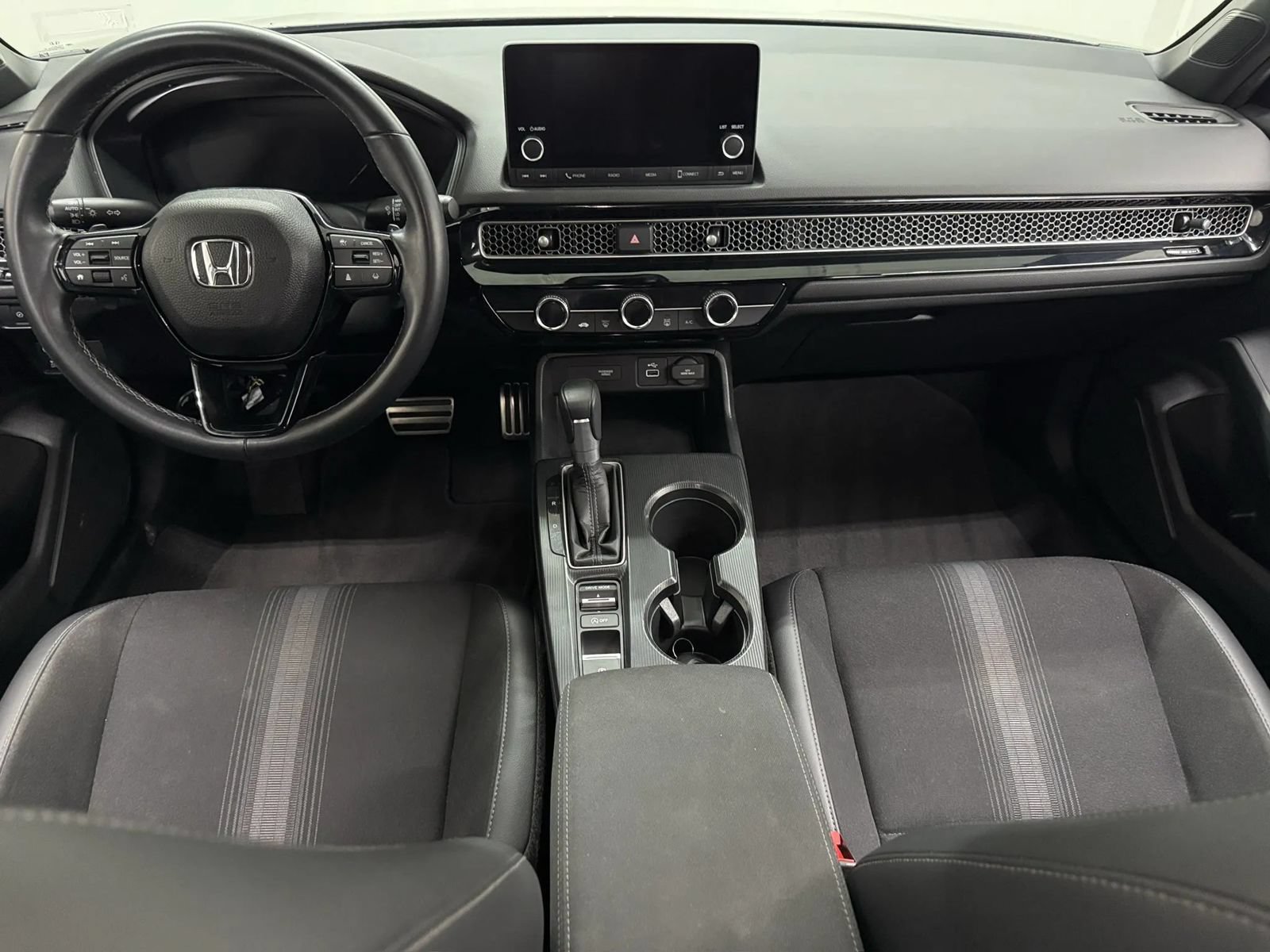Used 2024 Honda Civic Sport image 2