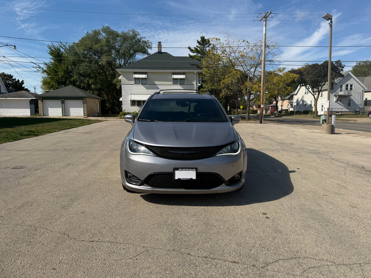 Used 2020 Chrysler Pacifica Limited w/ Advanced Safetytec Group image 2