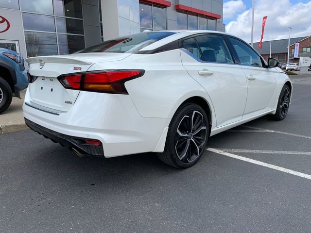 Used 2023 Nissan Altima 2.5 SR w/ SR Premium Package image 3