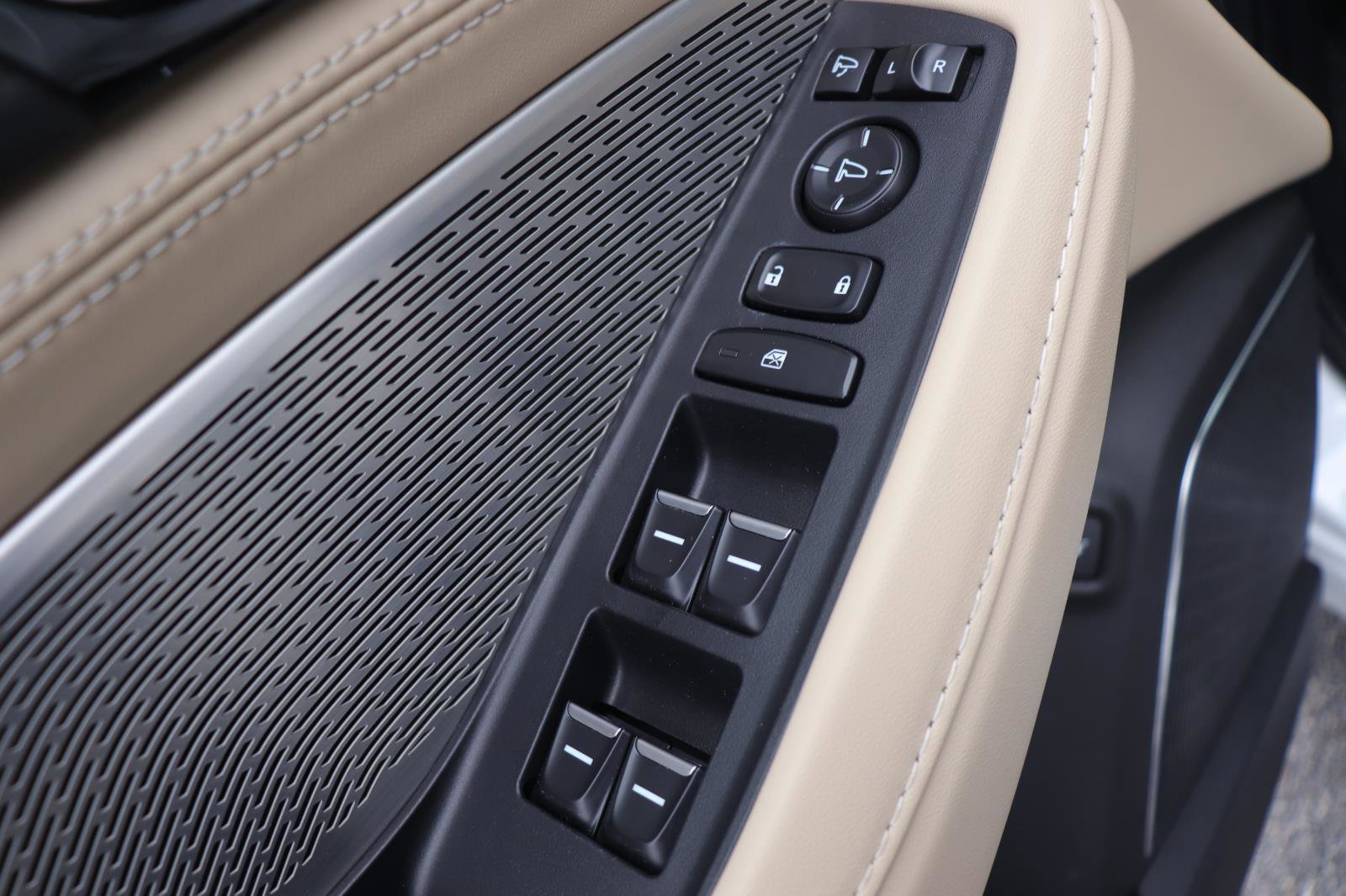 Used 2022 Acura MDX SH-AWD w/ Advance Package image 28