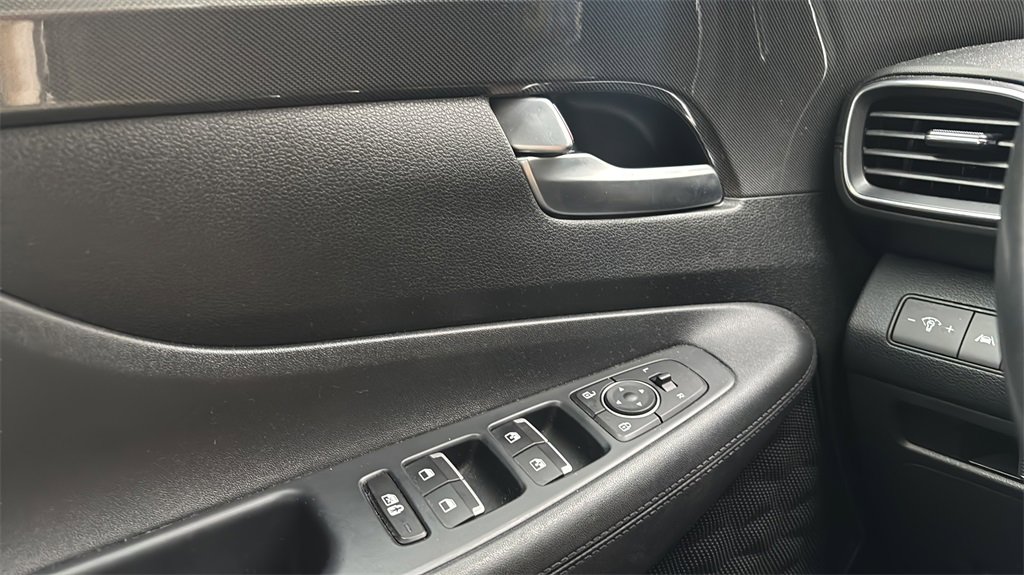 Used 2021 Hyundai Santa Fe SEL w/ Convenience Package image 17