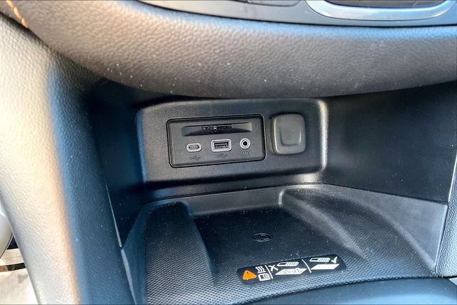 Certified 2019 Chevrolet Equinox Premier w/ LPO, Floor Liner Package AWD/4WD image 33