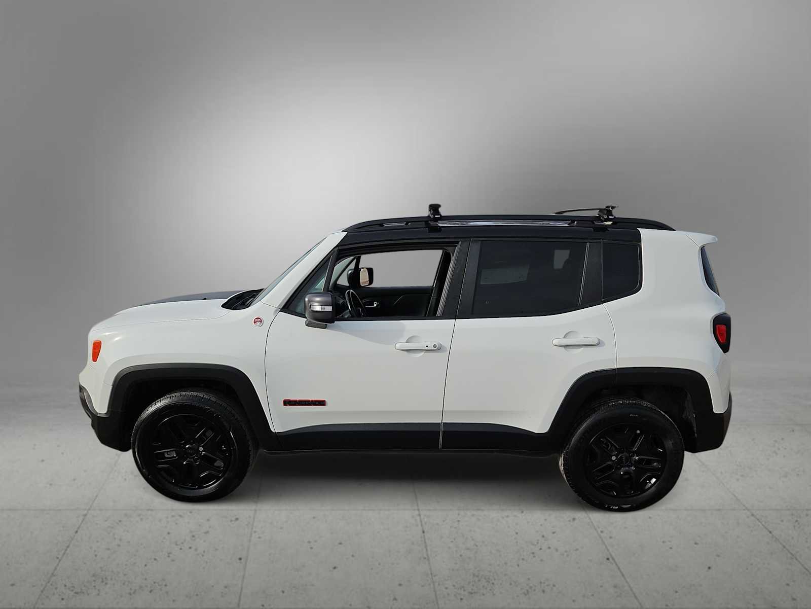 Used 2018 Jeep Renegade Trailhawk w/ Cold Weather Group II image 5