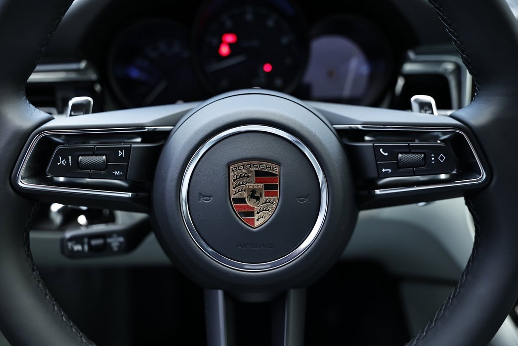 New 2026 Porsche Macan image 37