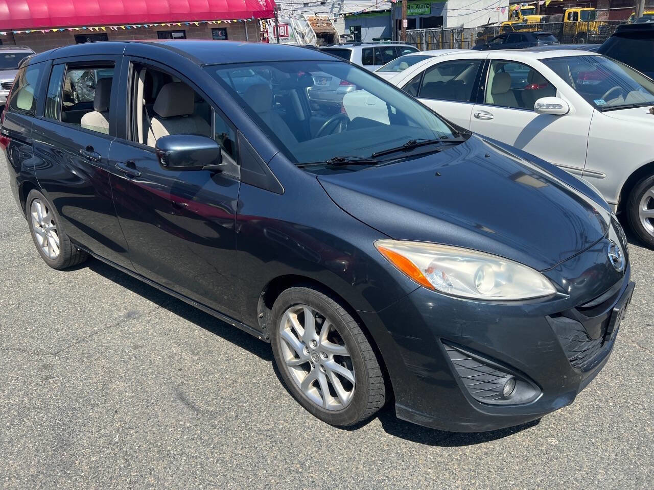 Used 2012 MAZDA MAZDA5 Touring FWD image 1