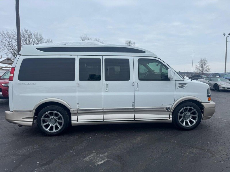 Used 2015 Chevrolet Express 2500 image 4