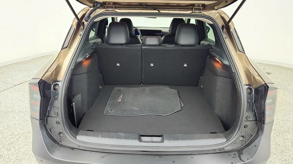 Used 2025 Nissan Kicks SR w/ SR Premium Package AWD/4WD image 23