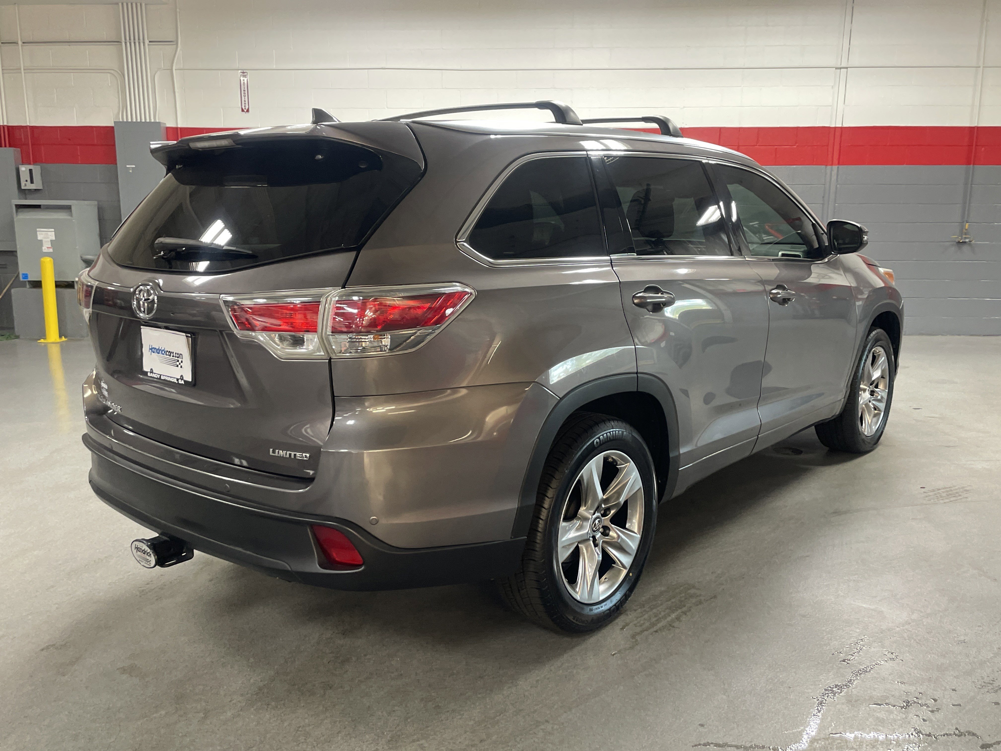 Used 2016 Toyota Highlander Limited FWD image 10