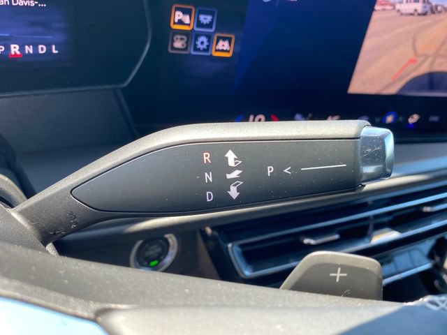 Certified 2025 Chevrolet Traverse LT FWD image 16