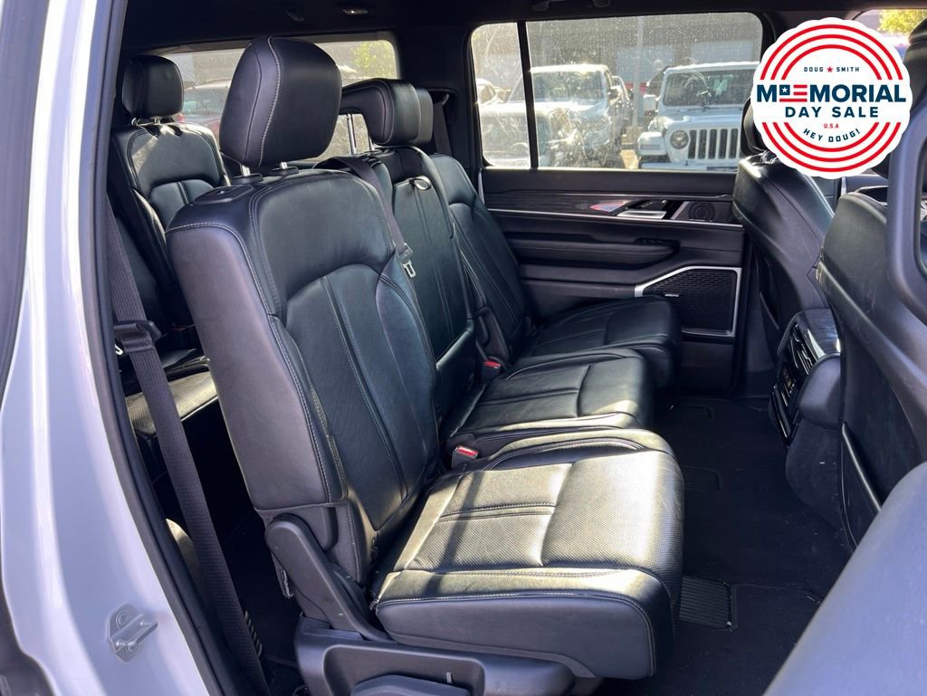 Used 2022 Jeep Wagoneer Series II AWD/4WD image 19
