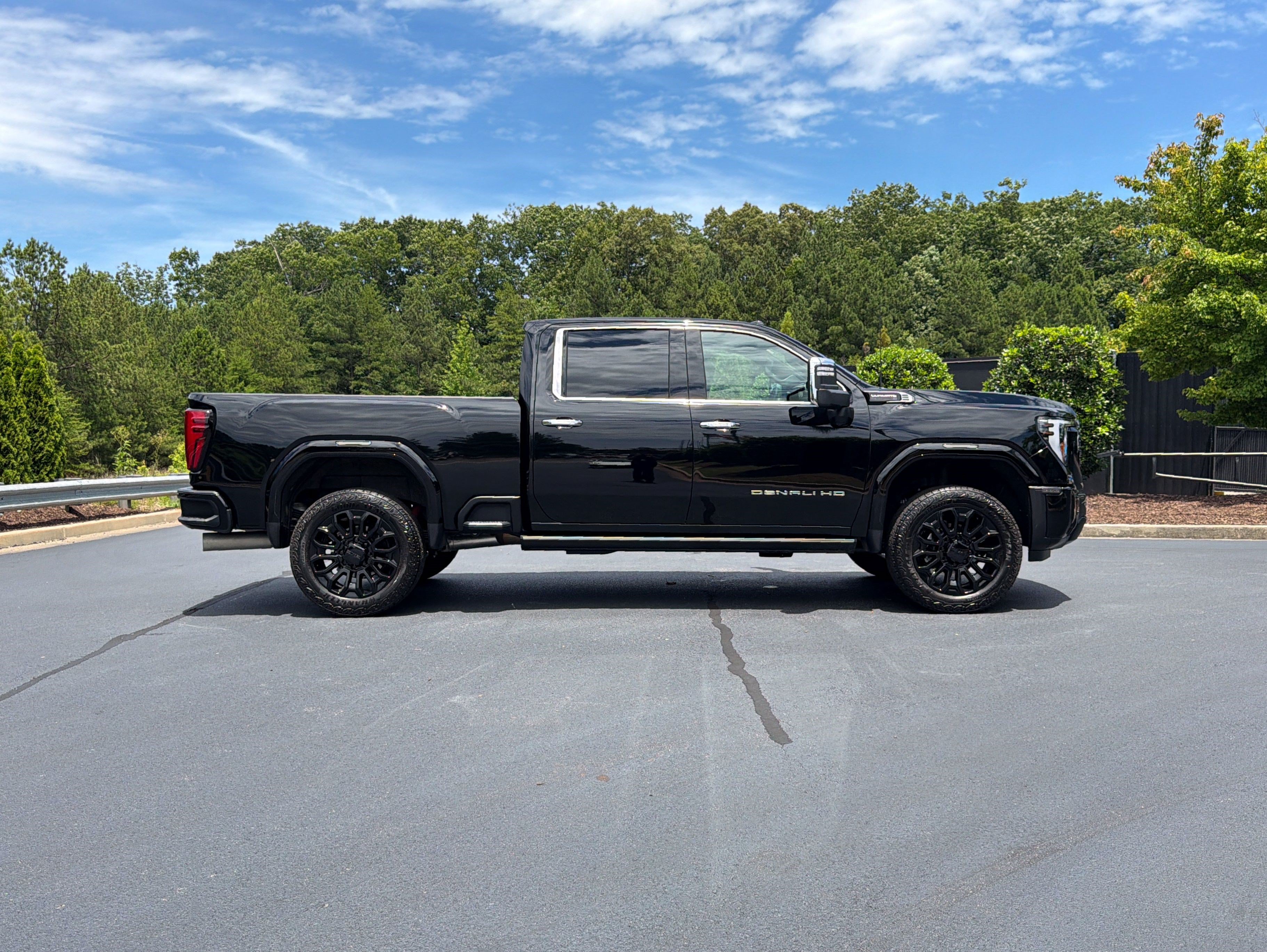 Used 2026 GMC Sierra 2500 Denali Ultimate AWD/4WD image 5