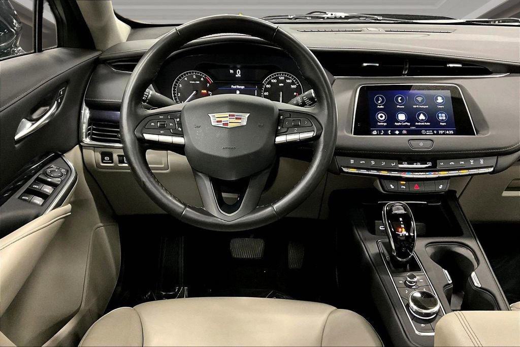 Certified 2023 Cadillac XT4 Luxury w/ Cold Weather Package AWD/4WD image 8
