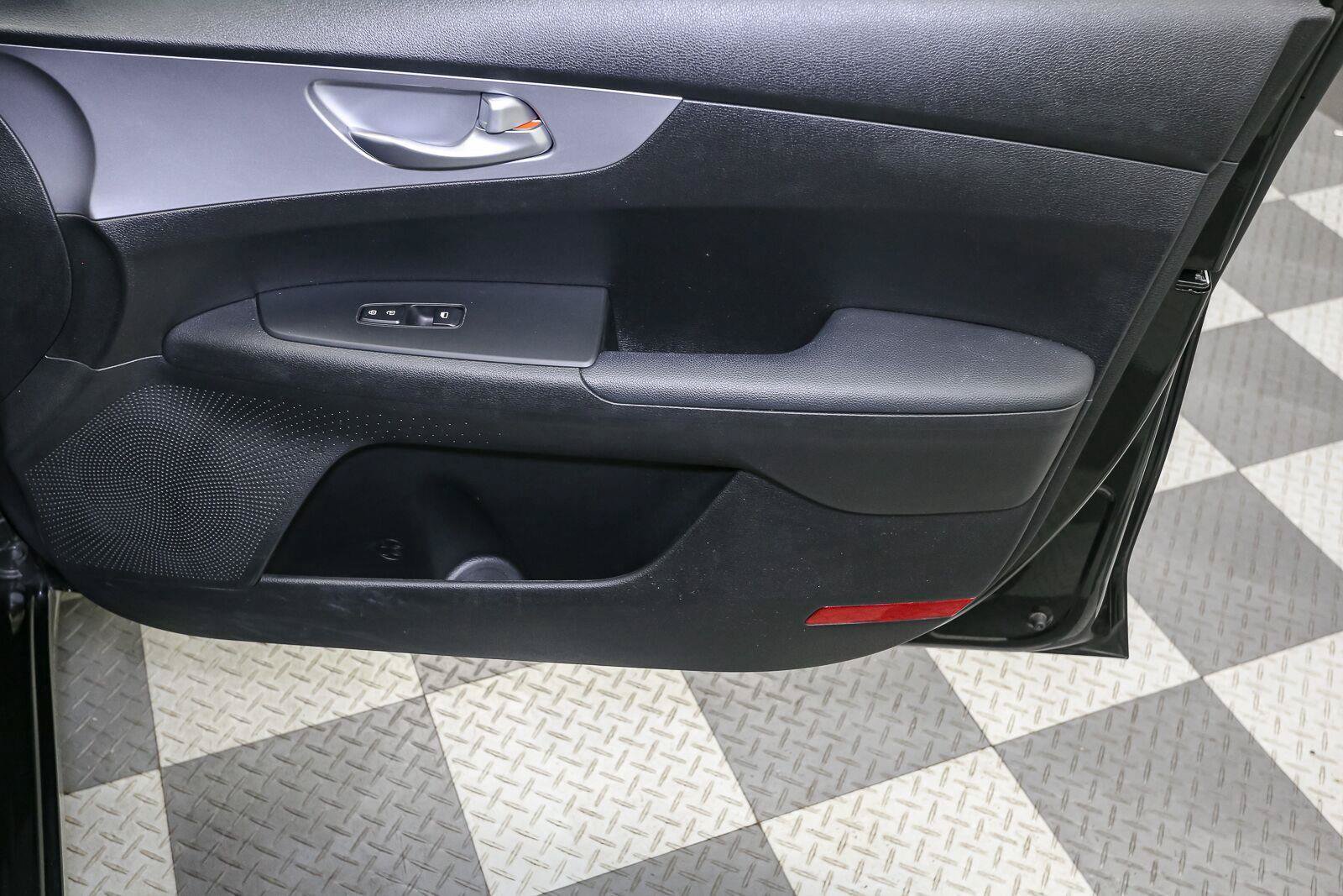 Used 2023 Kia Forte LXS FWD image 19