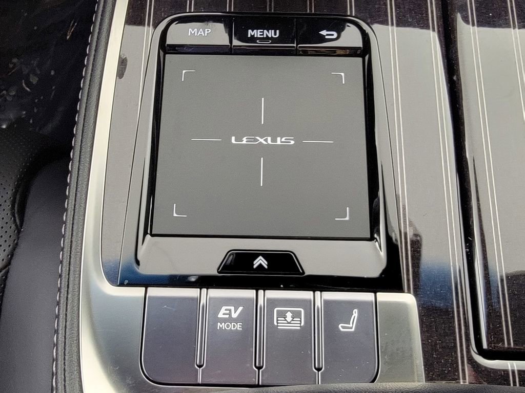 Used 2018 Lexus LS 500h AWD w/ Accessory Package (Z2) image 27