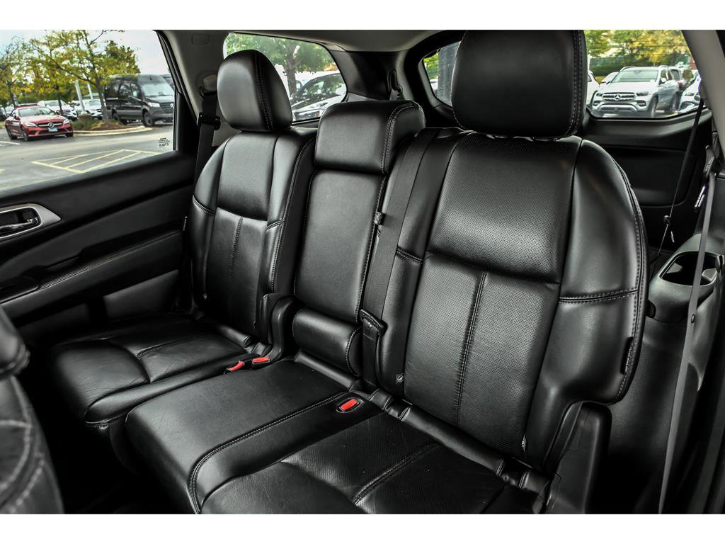 Used 2019 Nissan Pathfinder Platinum image 14