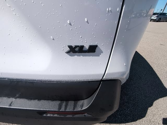 Used 2025 Toyota RAV4 XLE w/ Convenience Package FWD image 8