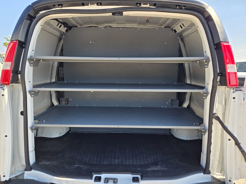 Used 2021 Chevrolet Express 2500 RWD image 33