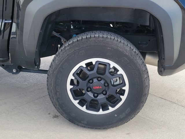 Used 2024 Toyota Tacoma TRD Off-Road AWD/4WD image 13