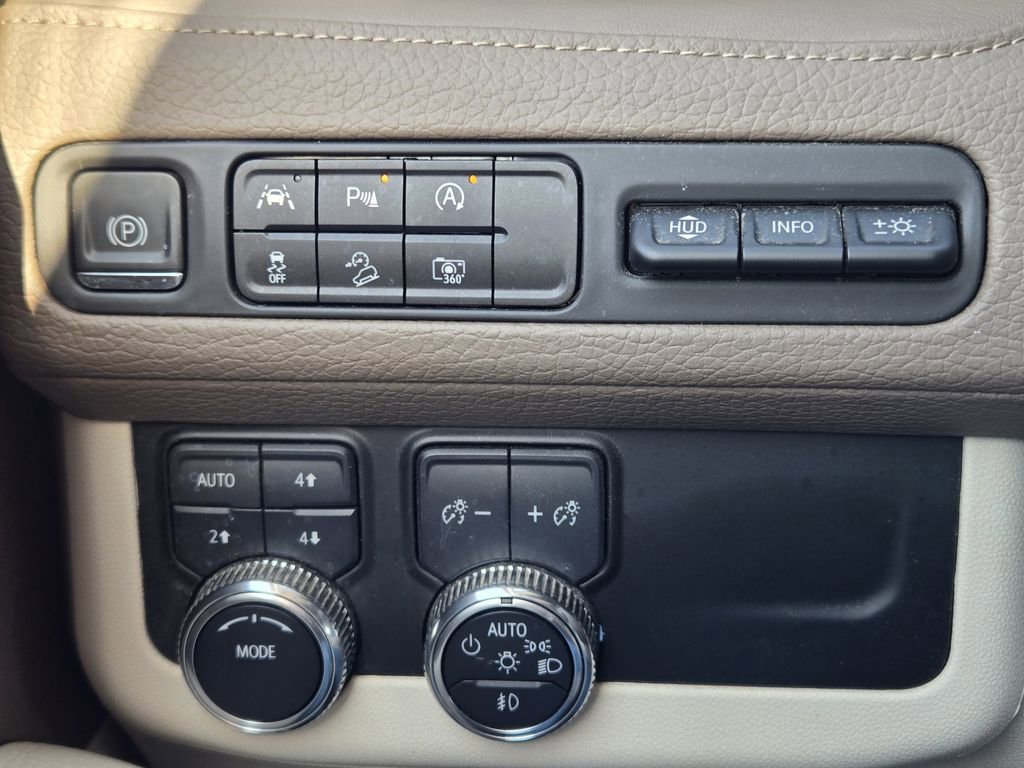 Used 2023 GMC Yukon Denali w/ LPO, Floor Liner Package image 29
