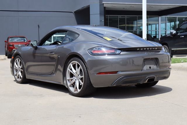 Used 2019 Porsche 718 Cayman RWD image 3