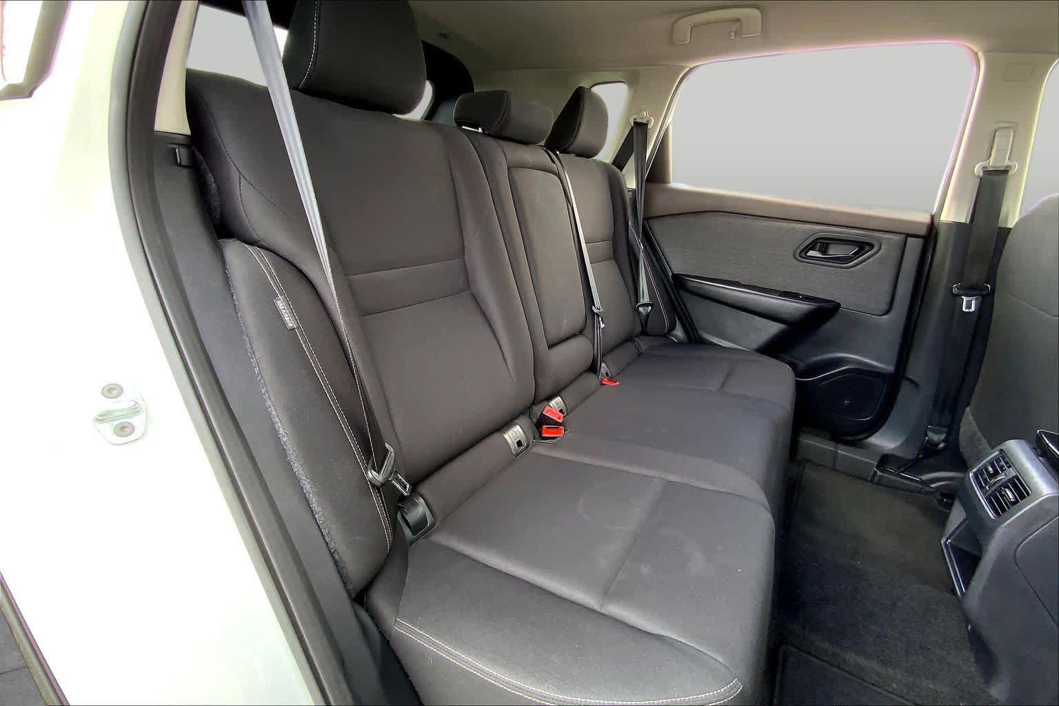 Used 2023 Nissan Rogue S FWD image 18
