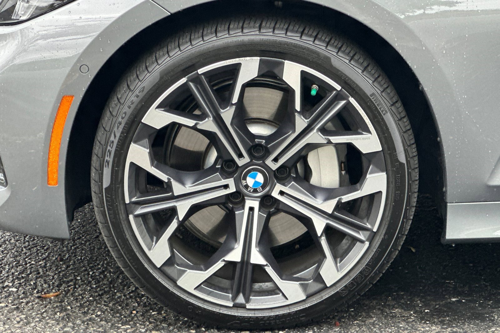 Used 2025 BMW 330i Sedan w/ Premium Package image 36