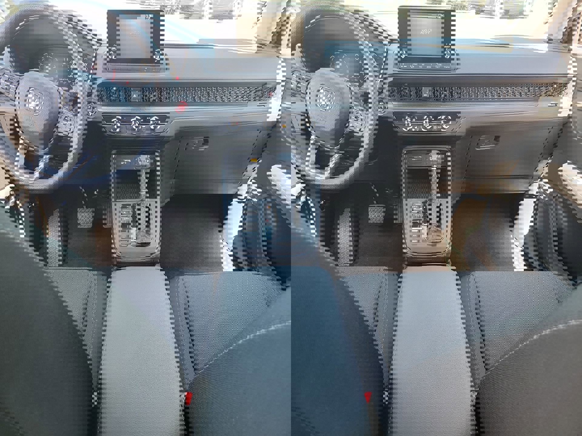 Used 2025 Honda CR-V LX image 16