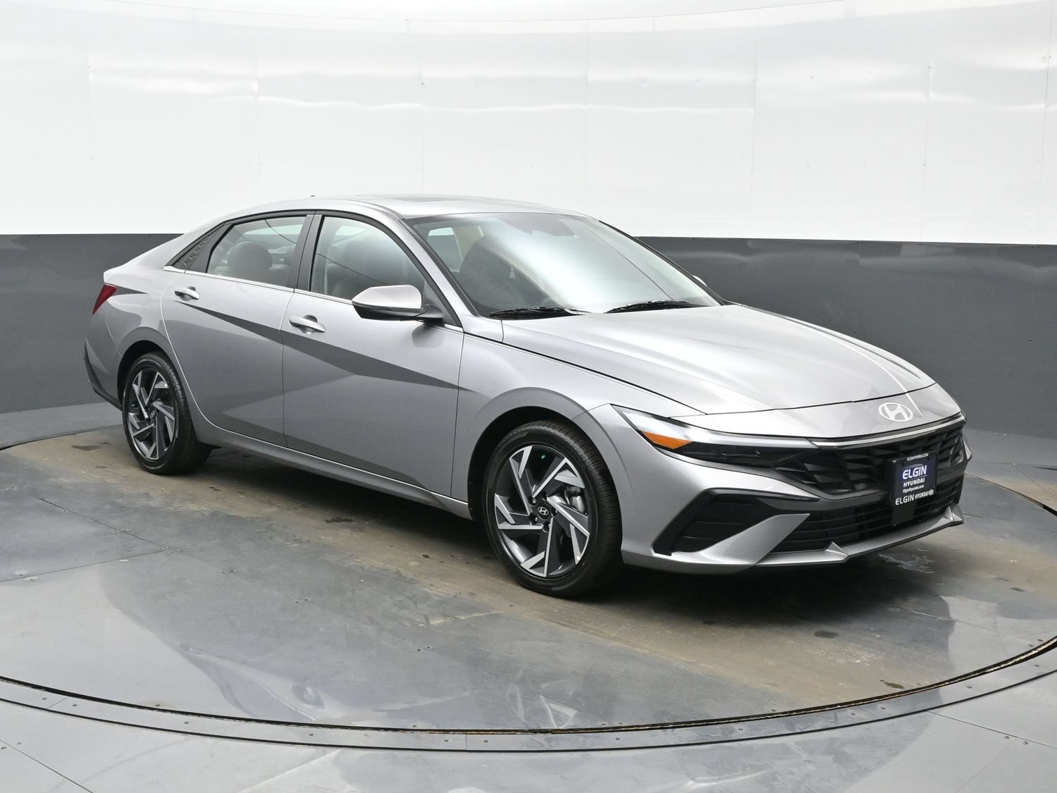 Used 2025 Hyundai Elantra Limited FWD image 8