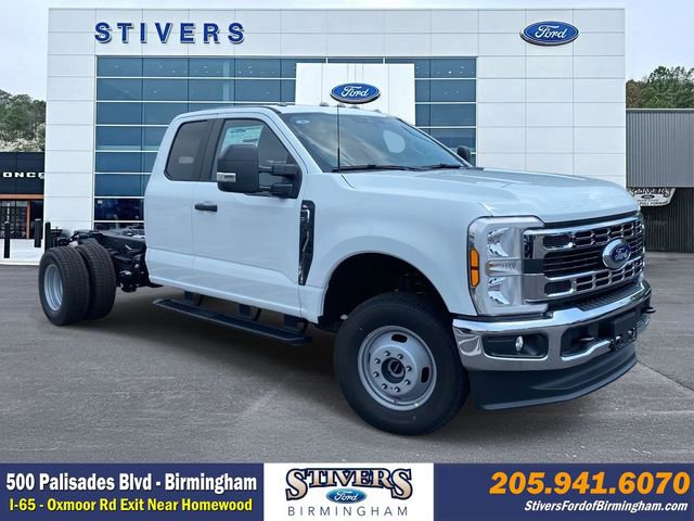 New 2025 Ford F350 XL w/ XL Chrome Package image 1