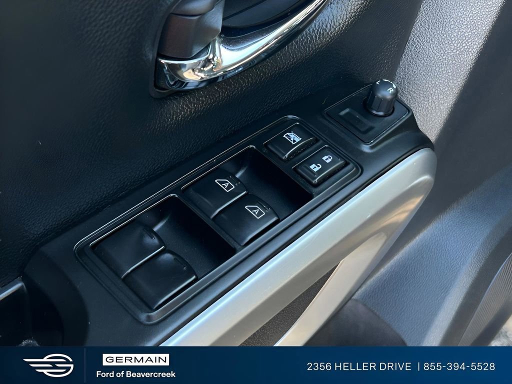 Used 2023 Nissan Titan SV w/ SV Convenience Package RWD image 17