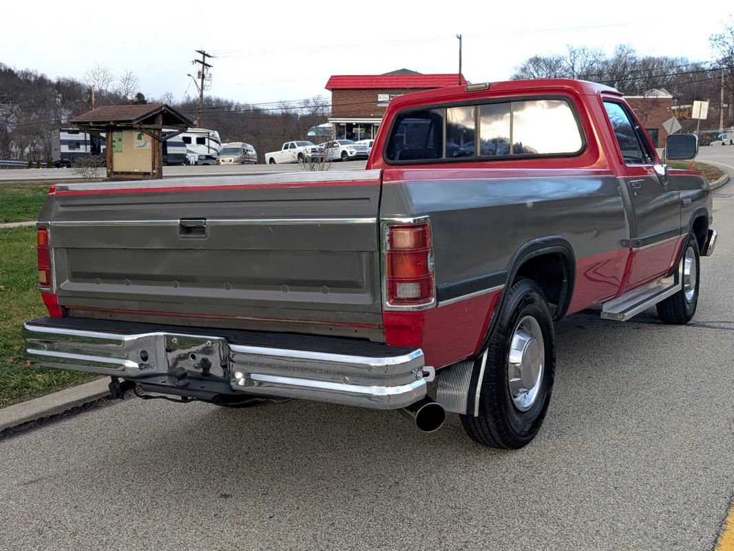 Used 1992 Dodge D/W Truck 250 image 2