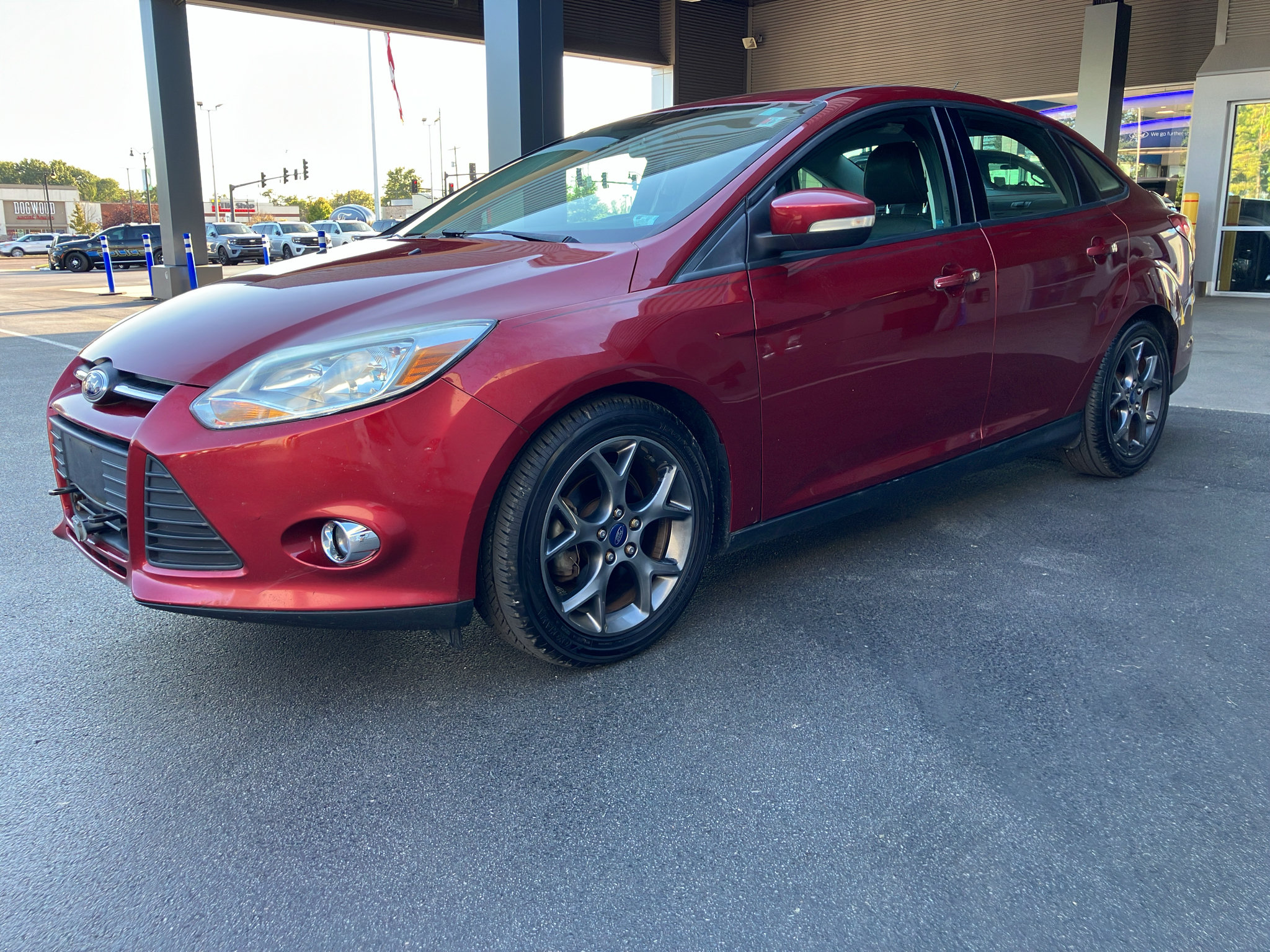 Used 2014 Ford Focus SE w/ Equipment Group 201A FWD image 3