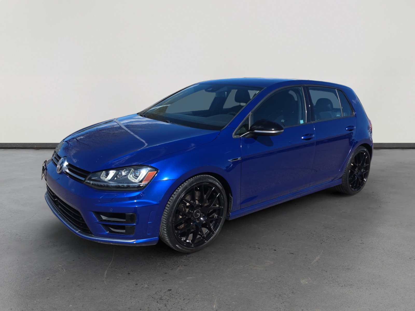 Used 2016 Volkswagen Golf 4-Door image 1