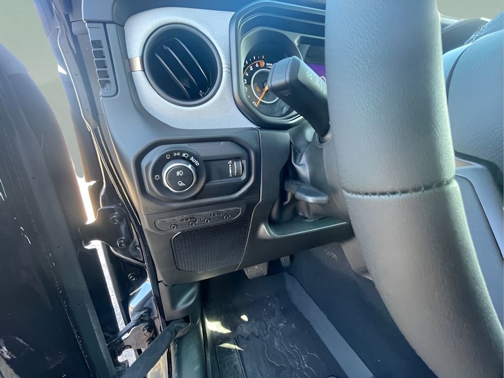 New 2025 Jeep Gladiator Sport image 8