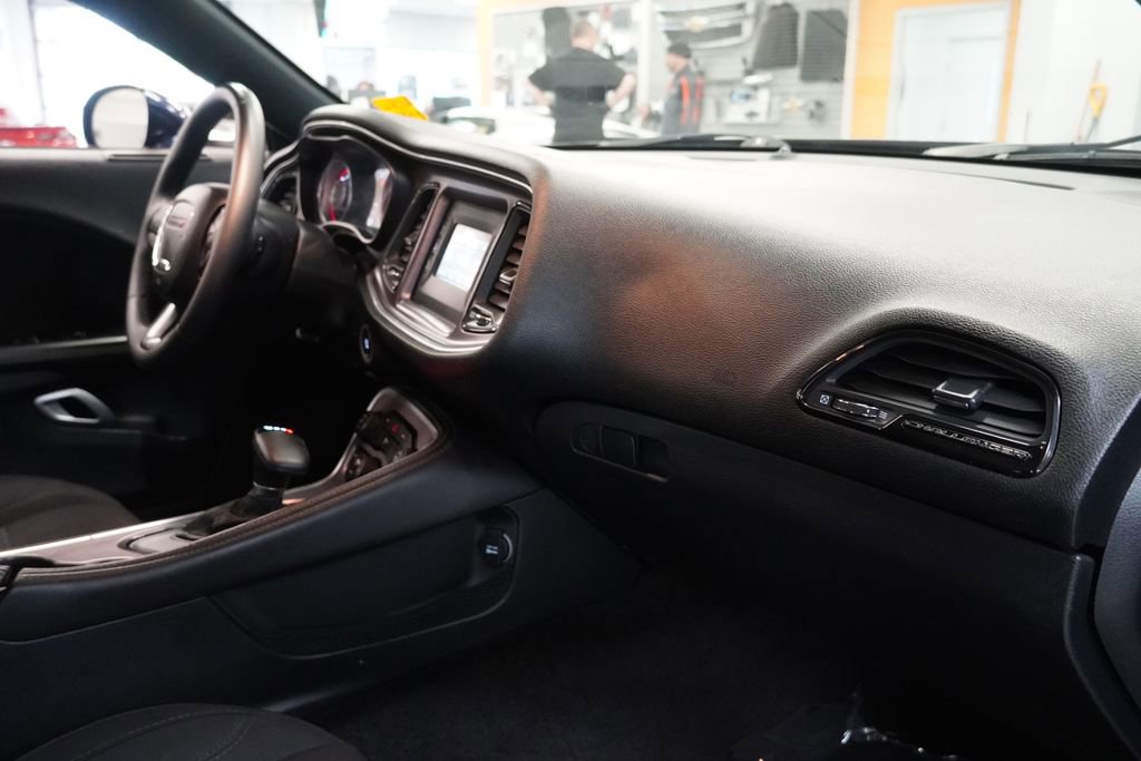 Used 2015 Dodge Challenger SXT RWD image 22