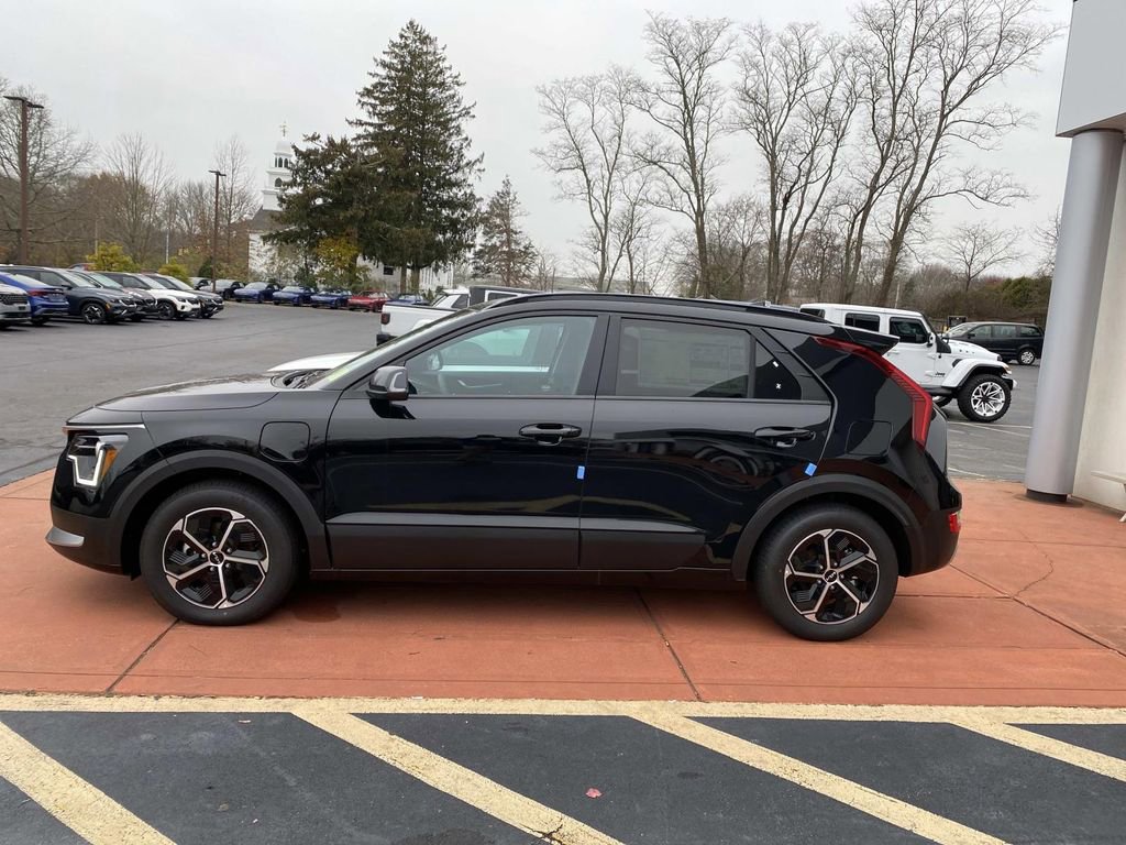 New 2025 Kia Niro EX w/ EX Cold Weather Package image 2