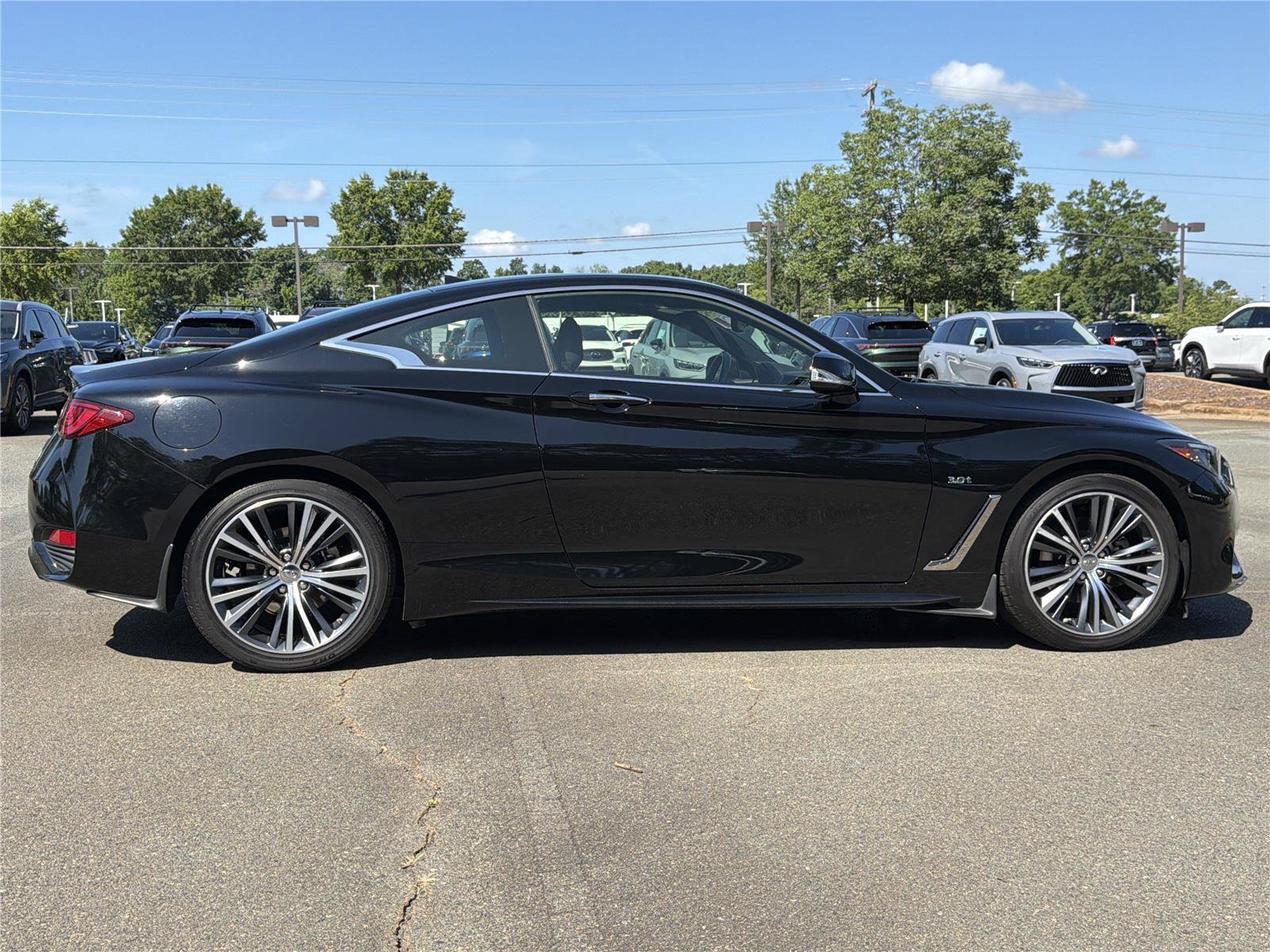 Used 2019 INFINITI Q60 3.0t Luxe w/ Essential Package AWD/4WD image 24